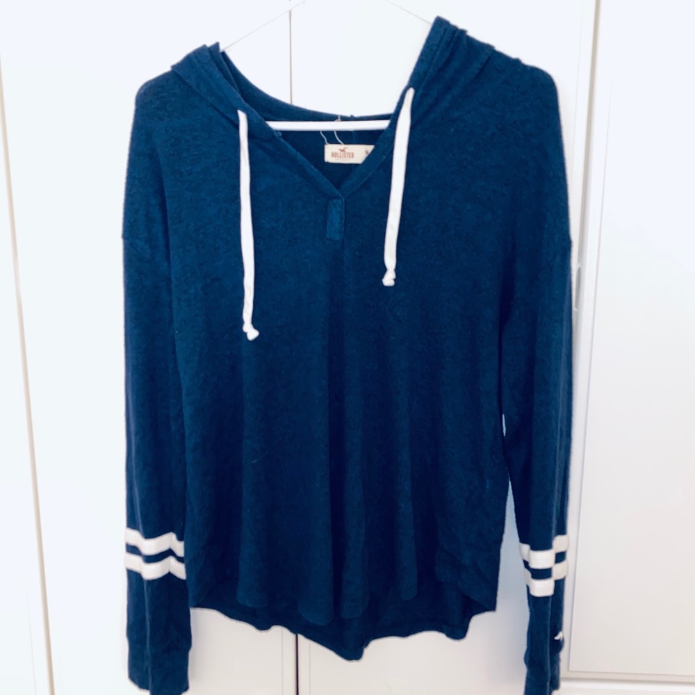 blue sweater sweatshirt